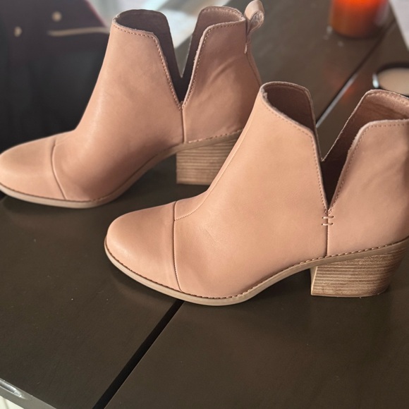 TOMS Women's Pink Ankle Boots - Picture 7 of 9